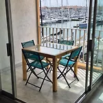Marine, T4 En Duplex Vue Centre Port Avec Parking