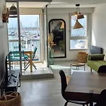 Apartment Marine, T4 En Duplex Vue Centre Port Avec Parking *