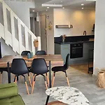 Marine, T4 En Duplex Vue Centre Port Avec Parking