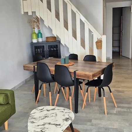 Marine, T4 En Duplex Vue Centre Port Avec Parking