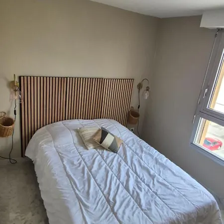 Apartment Marine, T4 En Duplex Vue Centre Port Avec Parking *