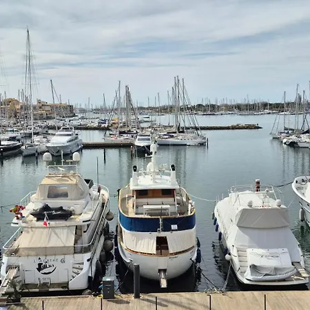 Apartment Marine, T4 En Duplex Vue Centre Port Avec Parking Agde